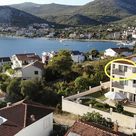 Apartment Sea View Seget Vranjica