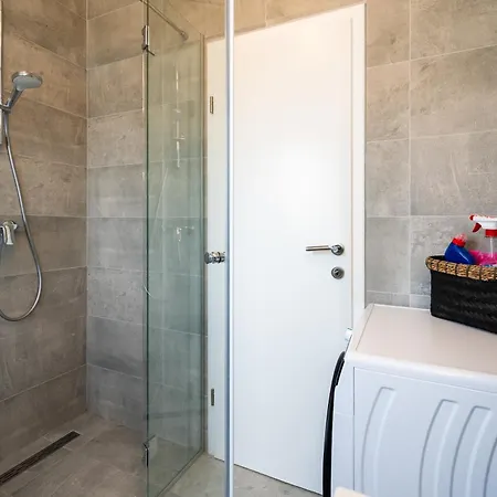 Apartman Sea View Seget Vranjica